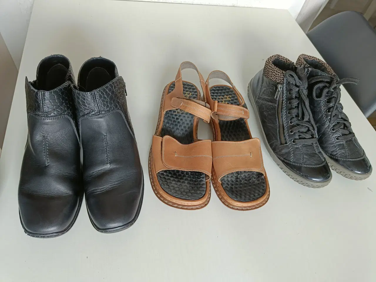 Billede 2 - Rieker støvler og sandal 42str 