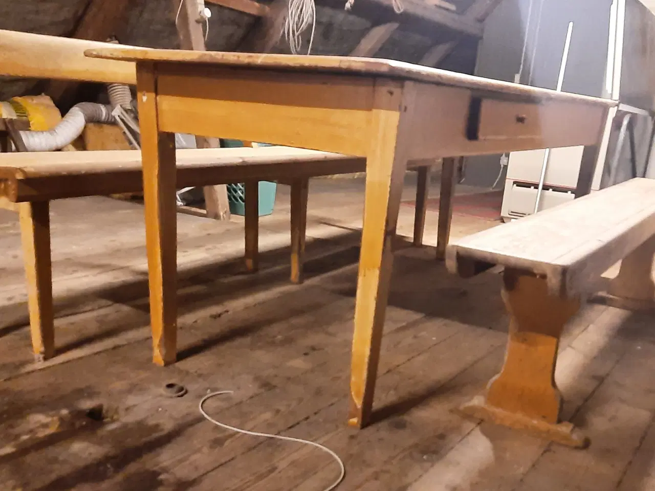 Billede 6 - Spise stue med bænk og skamle.