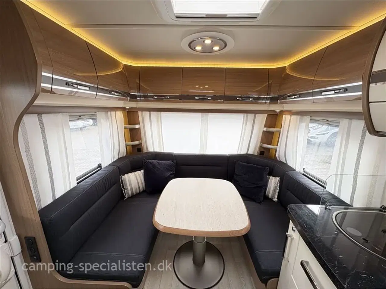 Billede 5 - 2015 - Fendt Tendenza 465 SFB   Fendt Tendenza 465 SFB 2015 - Se den nu hos Camping-Specialisten.dk