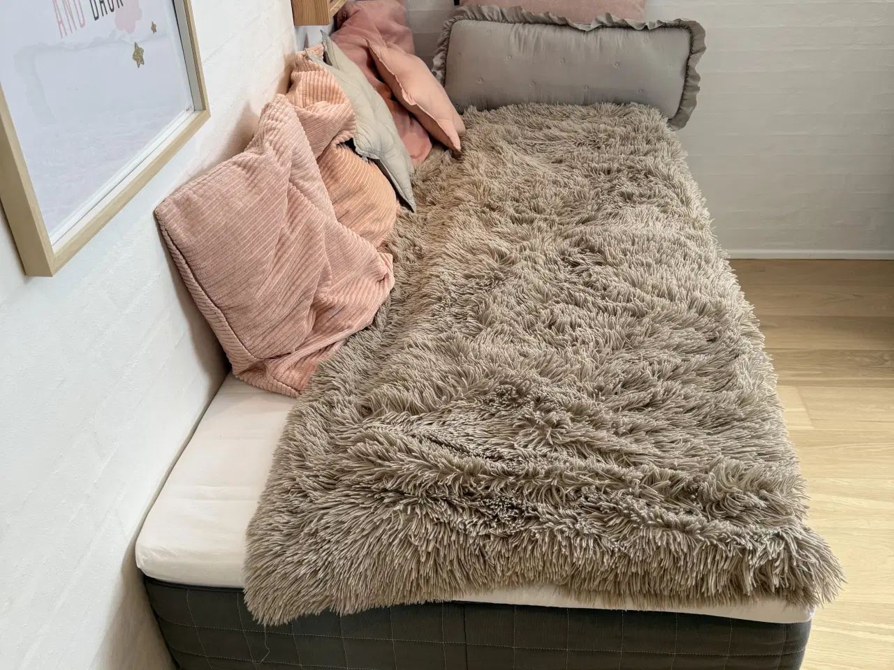 Billede 1 - Seng med opbevaring