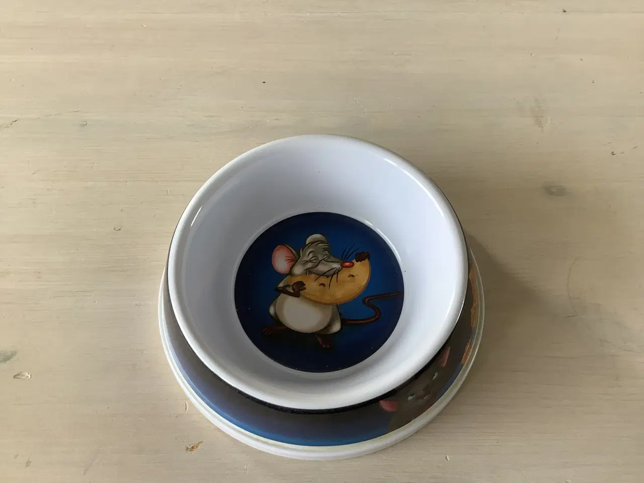 Billede 4 - Kattehalsbånd med klokke + en madskål 