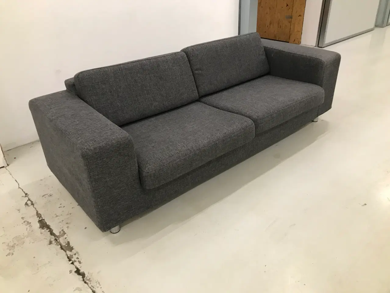 Billede 1 - 3 Pers.Sofa i lys grå stof Ilva.