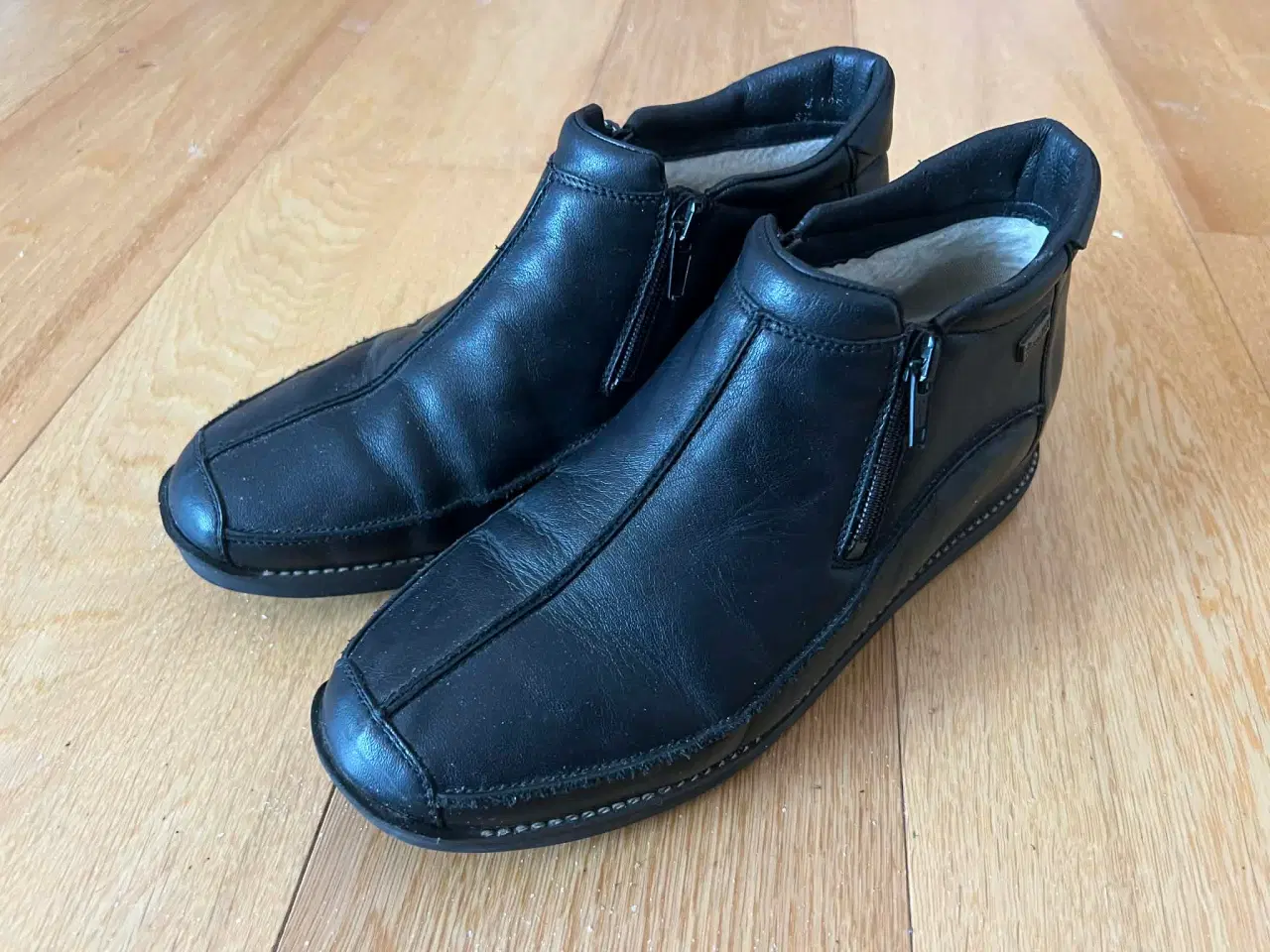 Billede 1 - Rieker ankelstøvler, sort læder, forede, str. 37