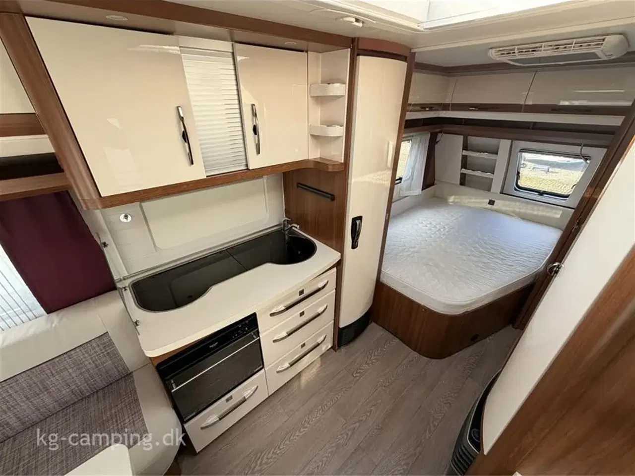 Billede 4 - 2017 - Hobby Excellent 495 UFe   Dobbeltseng, posemarkise, Mover, Aircondition og meget meget mere.