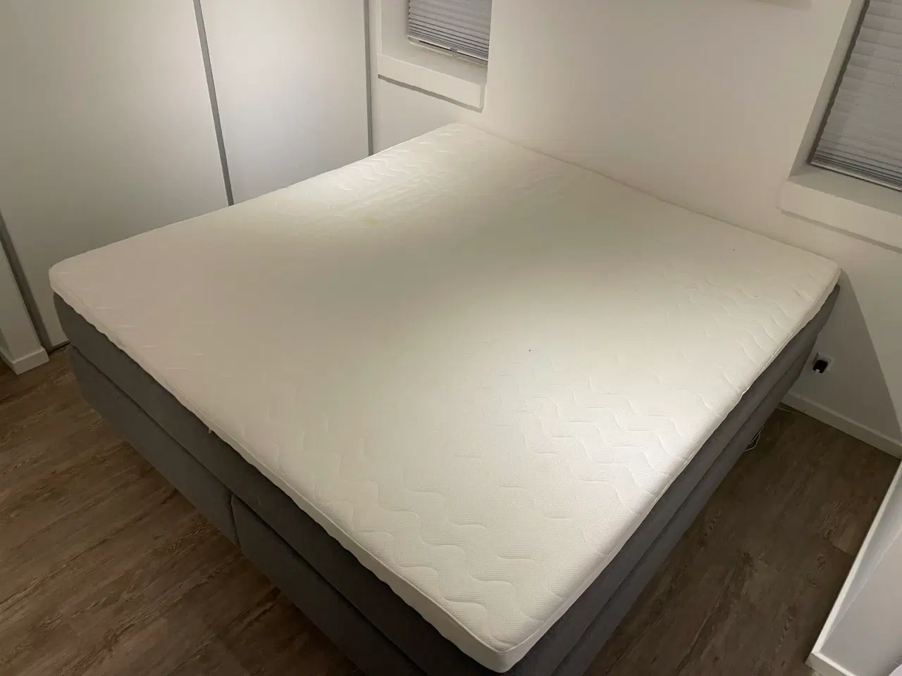 Billede 10 - Kontinentalseng 200x210 cm inkl. memory topmadras