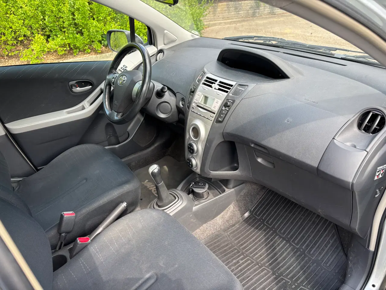 Billede 9 -  TOYOTA YARIS 1.3 VVT-I / NØGLEFRI
