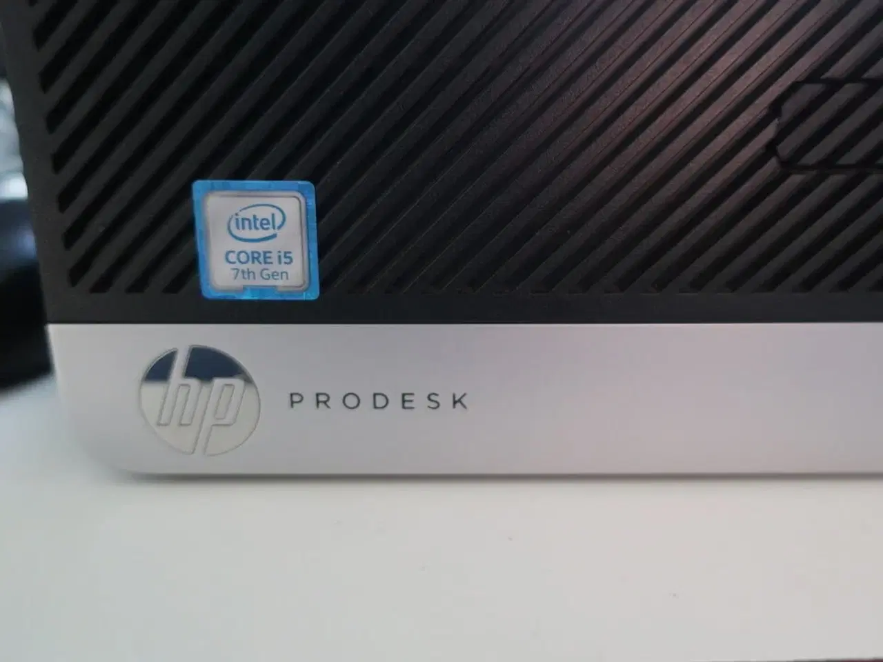 Billede 2 - Skærm 22" m. tastatur HP L2208w (PC medfølger ikke)