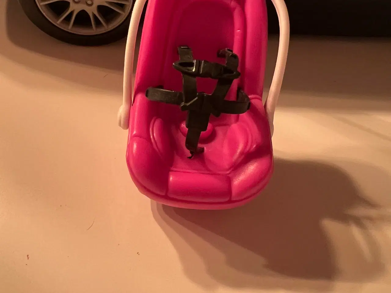 Billede 15 - Barbie bil+familie