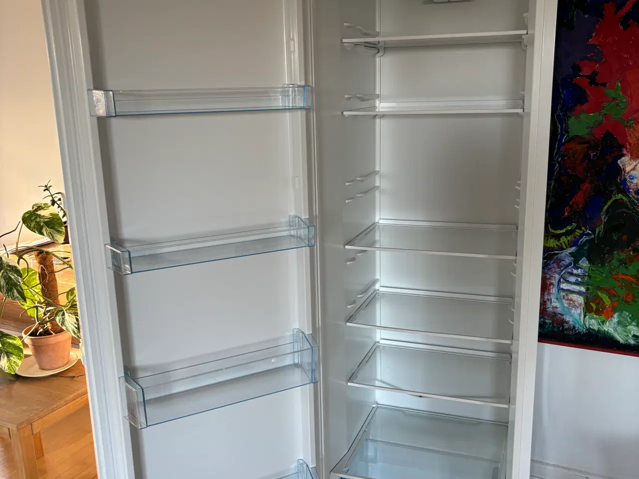 Billede 2 - Hvidt fritstående køleskab i meget fin stand