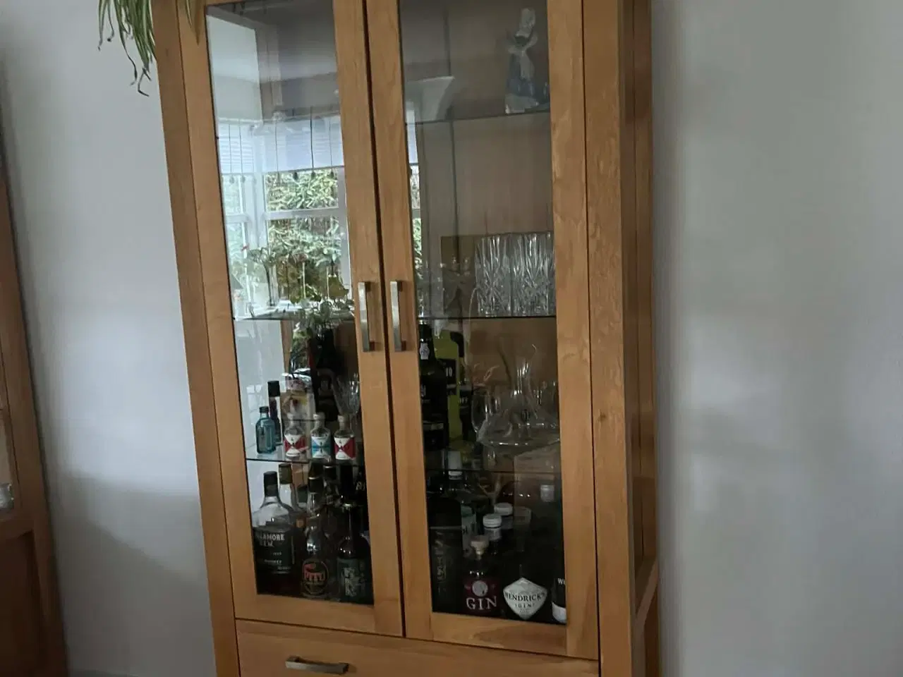 Billede 1 - Vitrineskab i egetæ