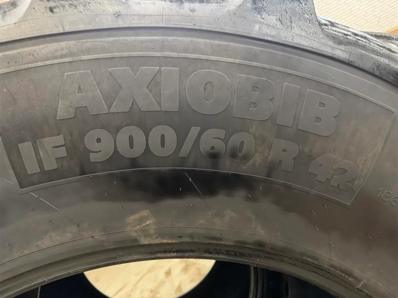 Billede 4 - Michelin 900/60R42