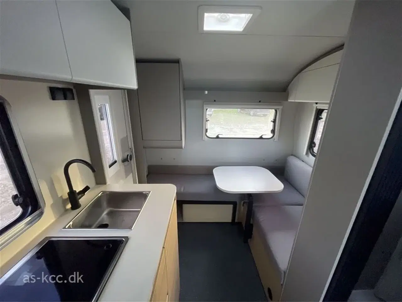 Billede 6 - 2026 - Adria Action 391 PD Panorama Adria Action 391 PD Classic Panorama årg. 2026 Generation 2 ny ude og inde. Incl batteriboks og lader.