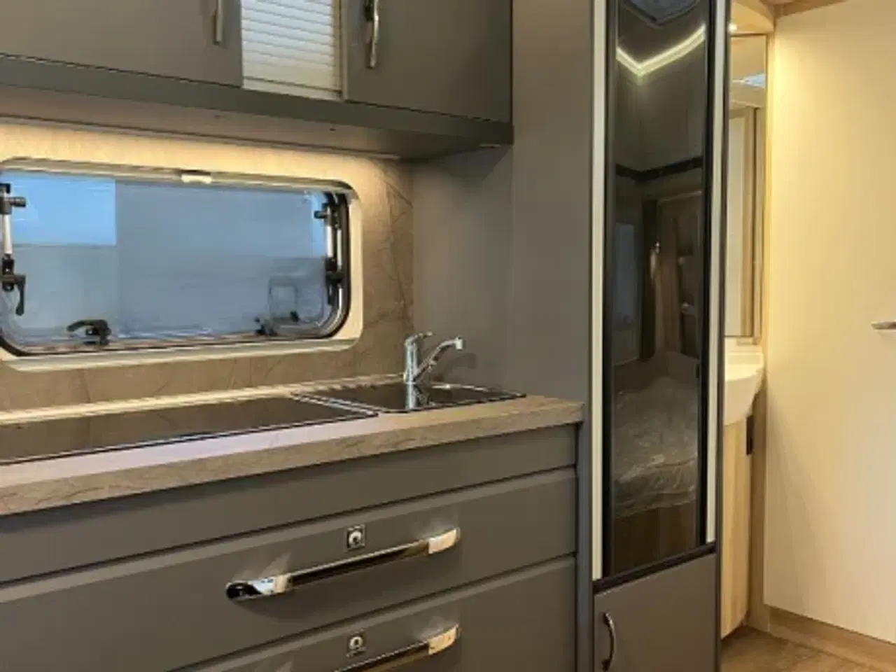 Billede 8 - Hobby De Luxe 460 UFE DK-line