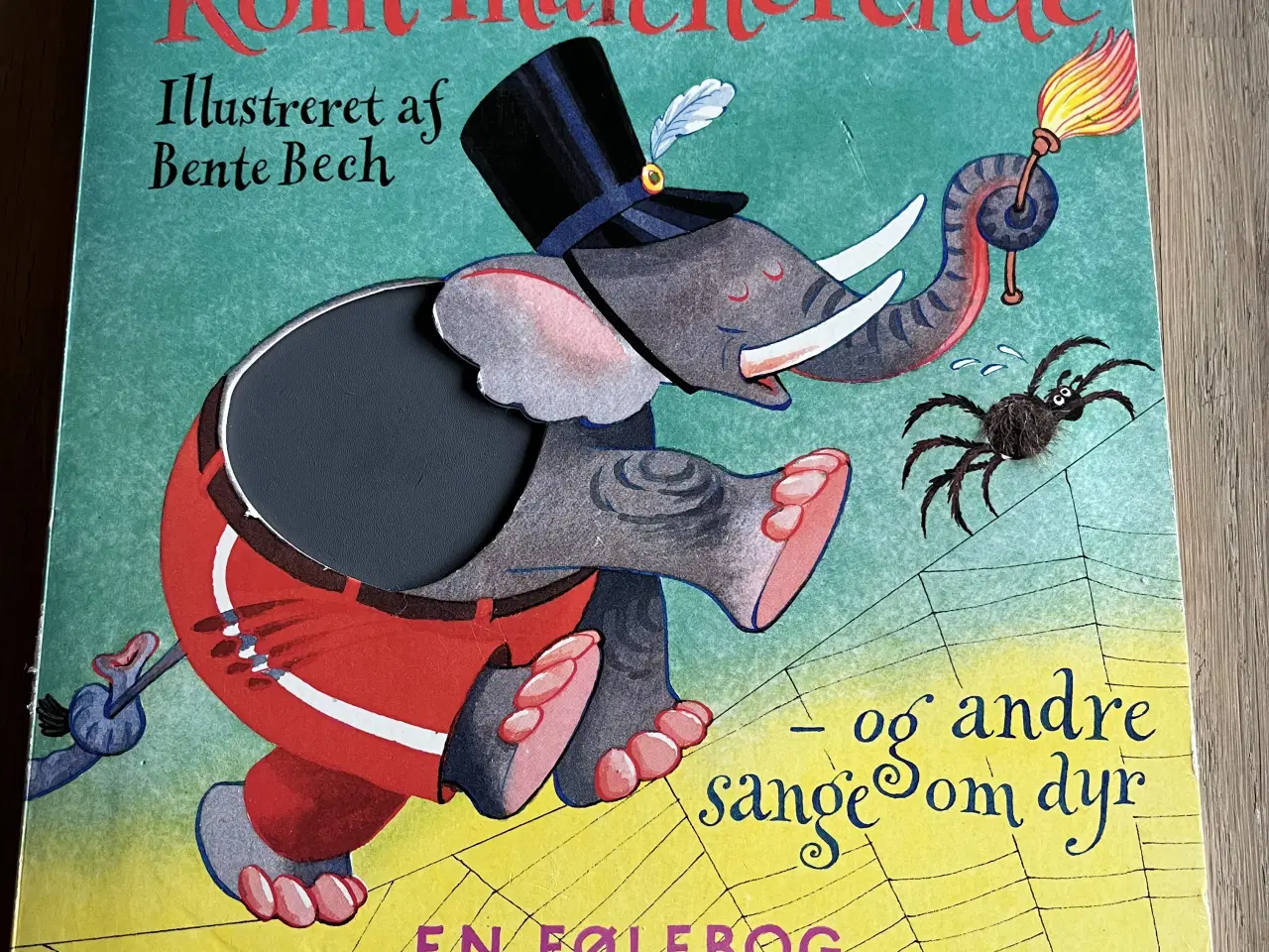 Billede 1 - Sangbog: En elefant kom msrcherende