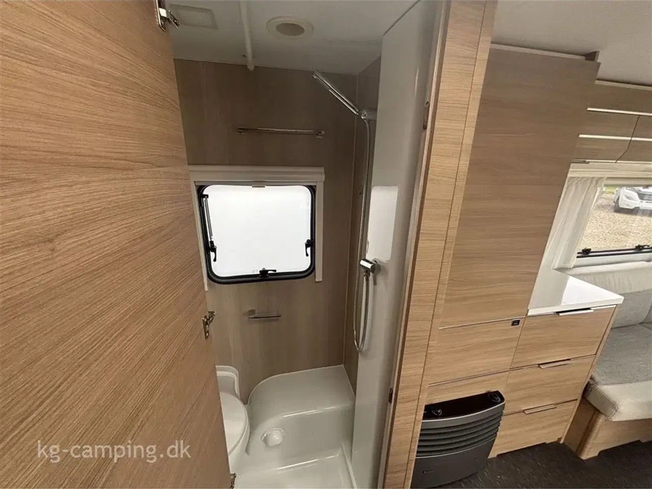 Billede 12 - 2020 - Adria Adora 593 UK   Velholdt Luksus Campingvogn