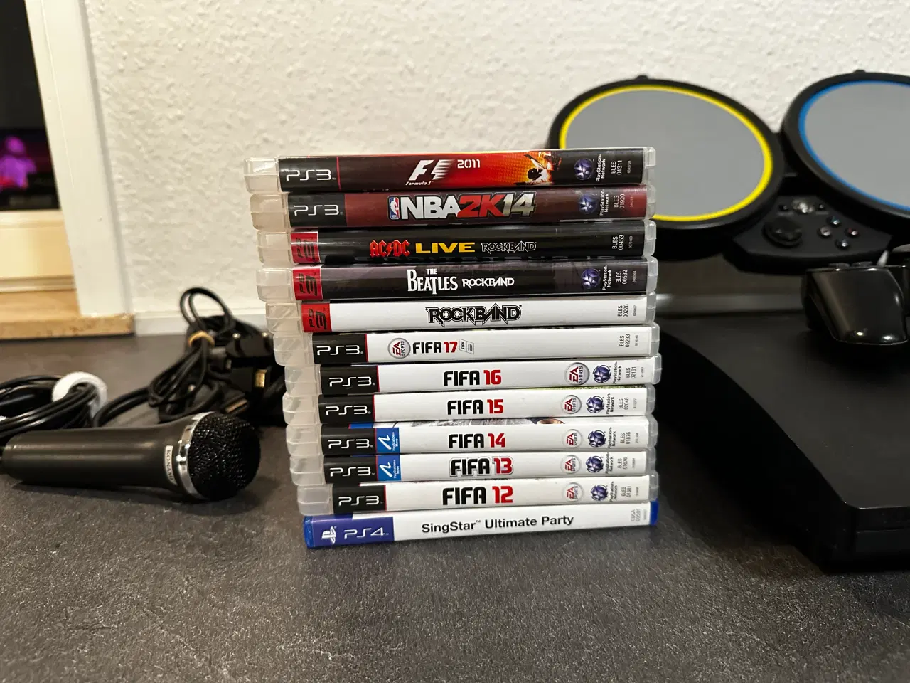 Billede 2 - Playstation 3 med 12 spil og trommesæt