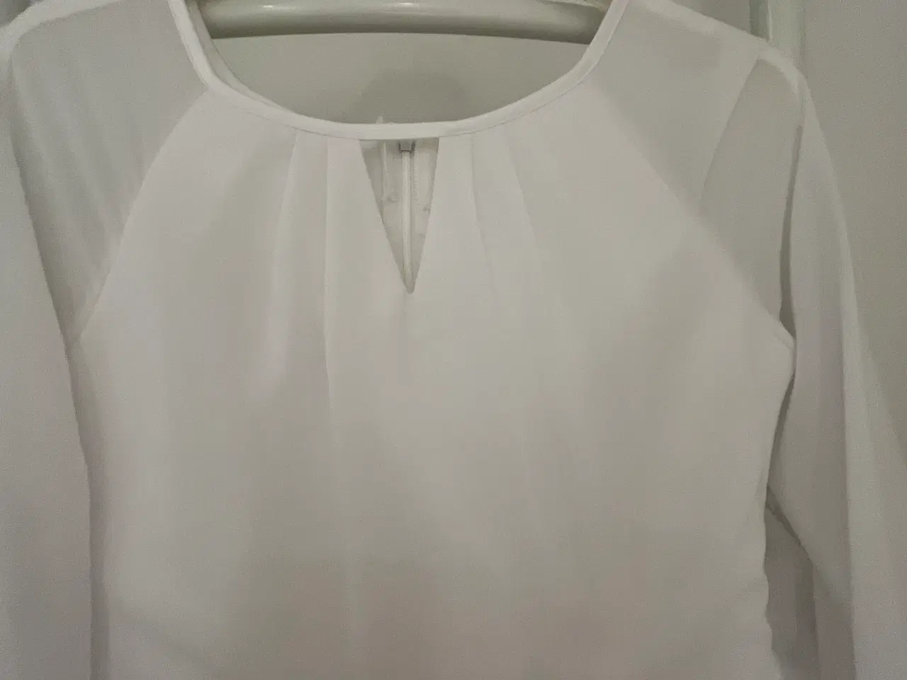 Billede 3 - Meget velholdt konfirmationskjole fra Lilly