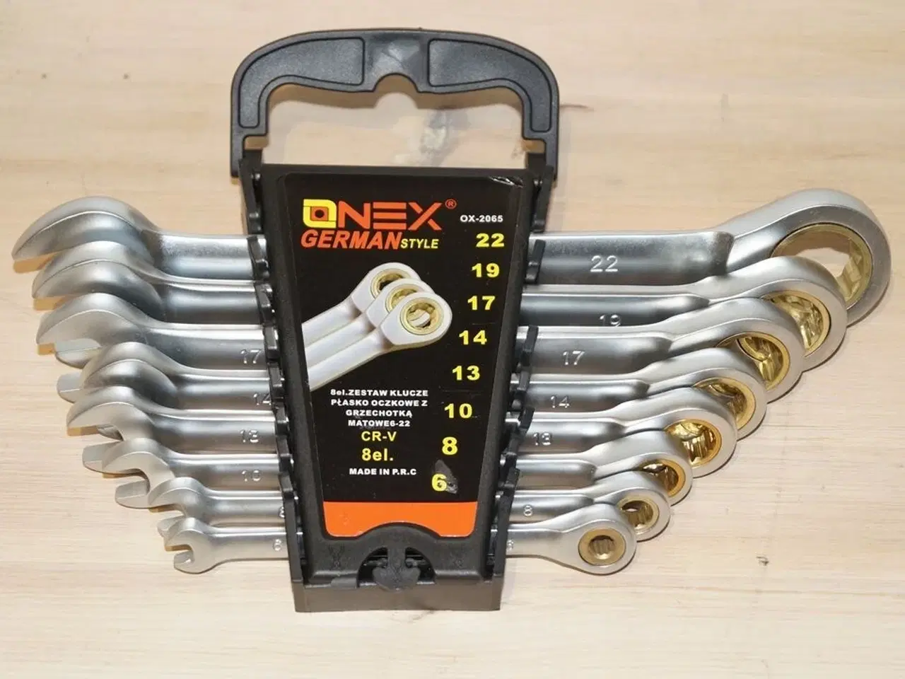 Billede 1 - Ringgaffelnøglesæt med skraldefunktion.