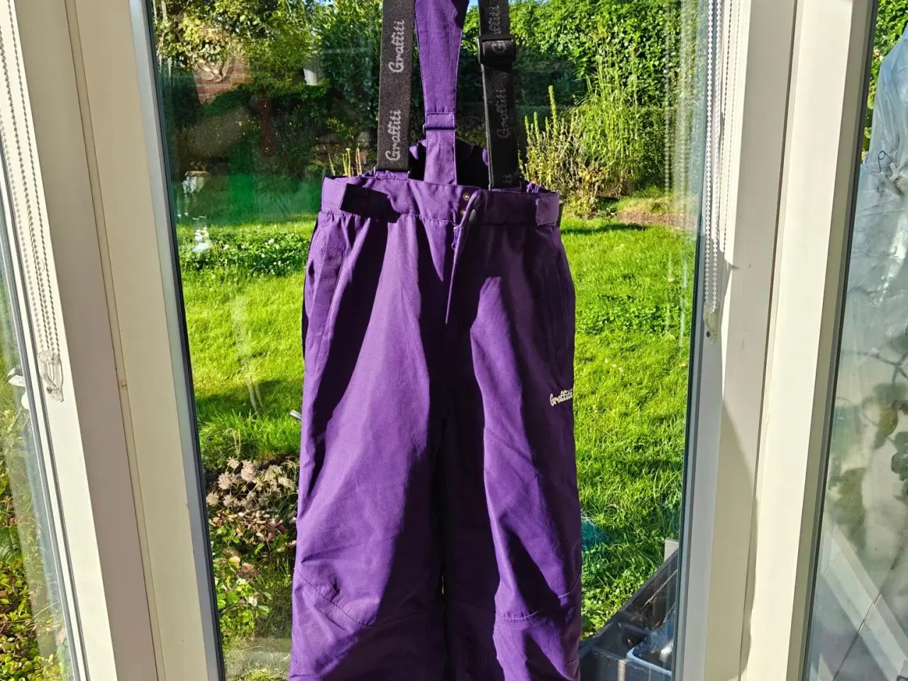 Billede 1 - Skibukser str 152-158