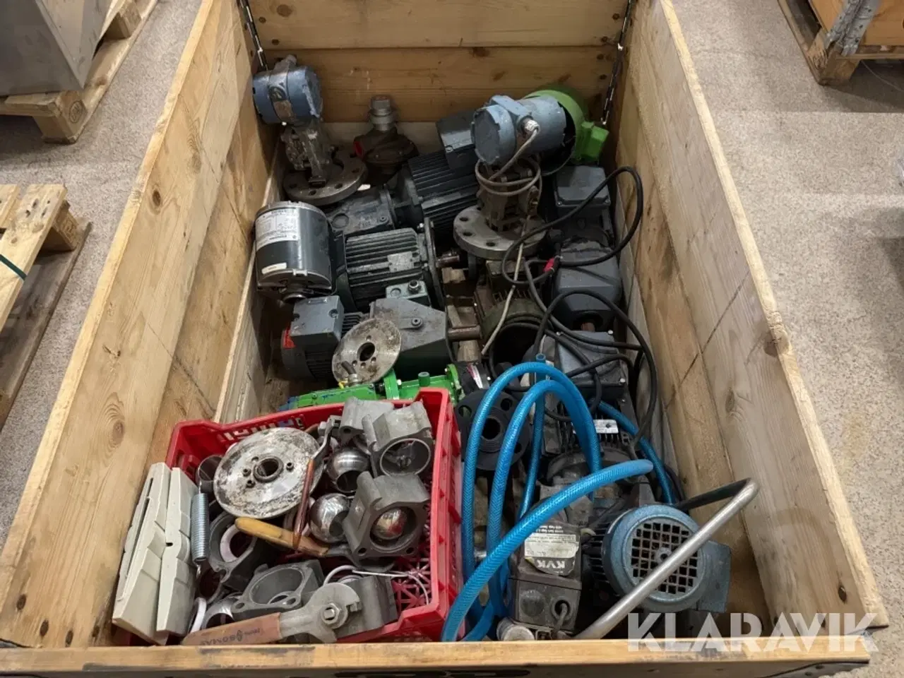Billede 11 - Pumper og motor og diverse LOT