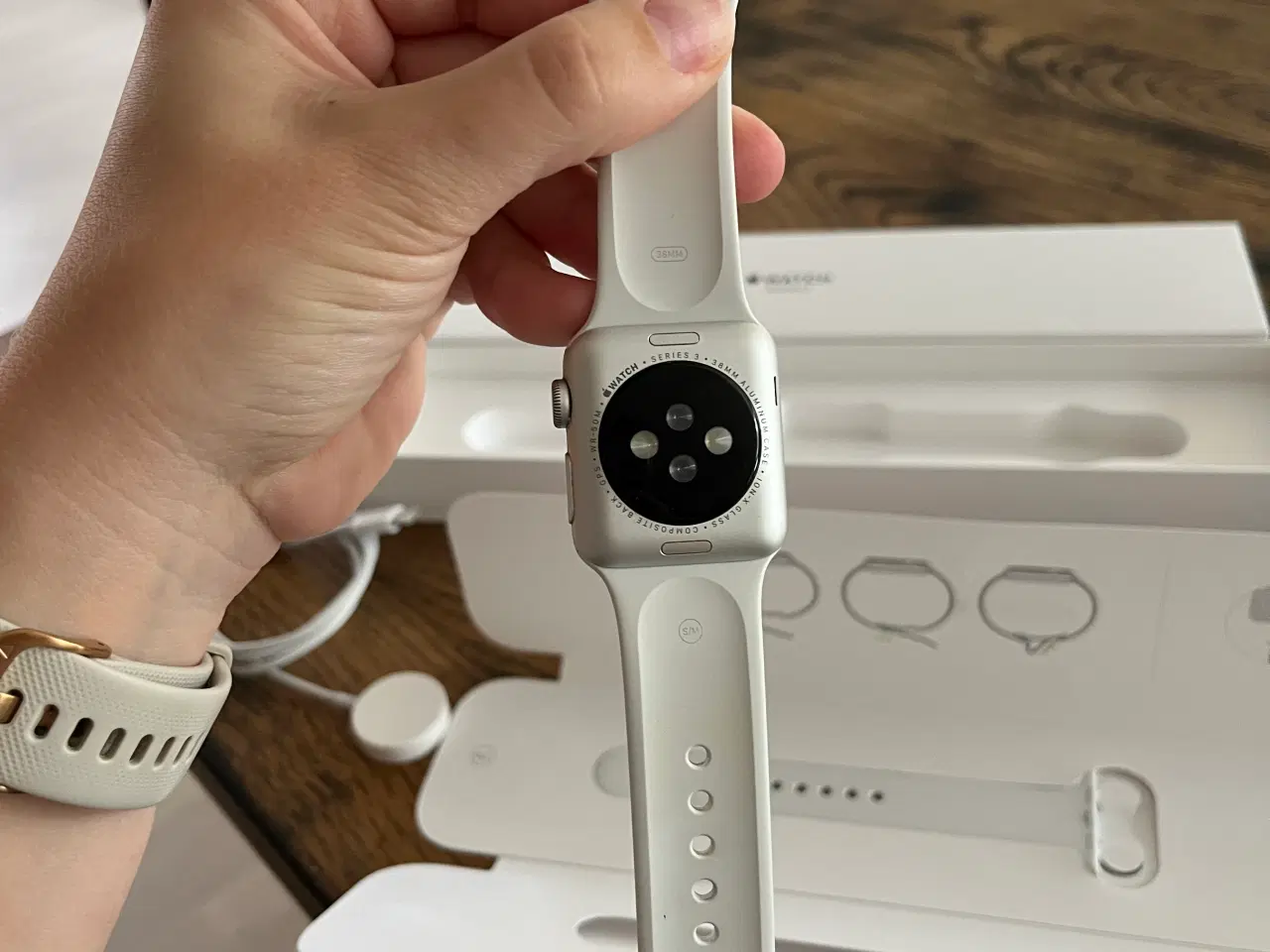 Billede 4 - Apple watch serie 3, 38 mm, sølv