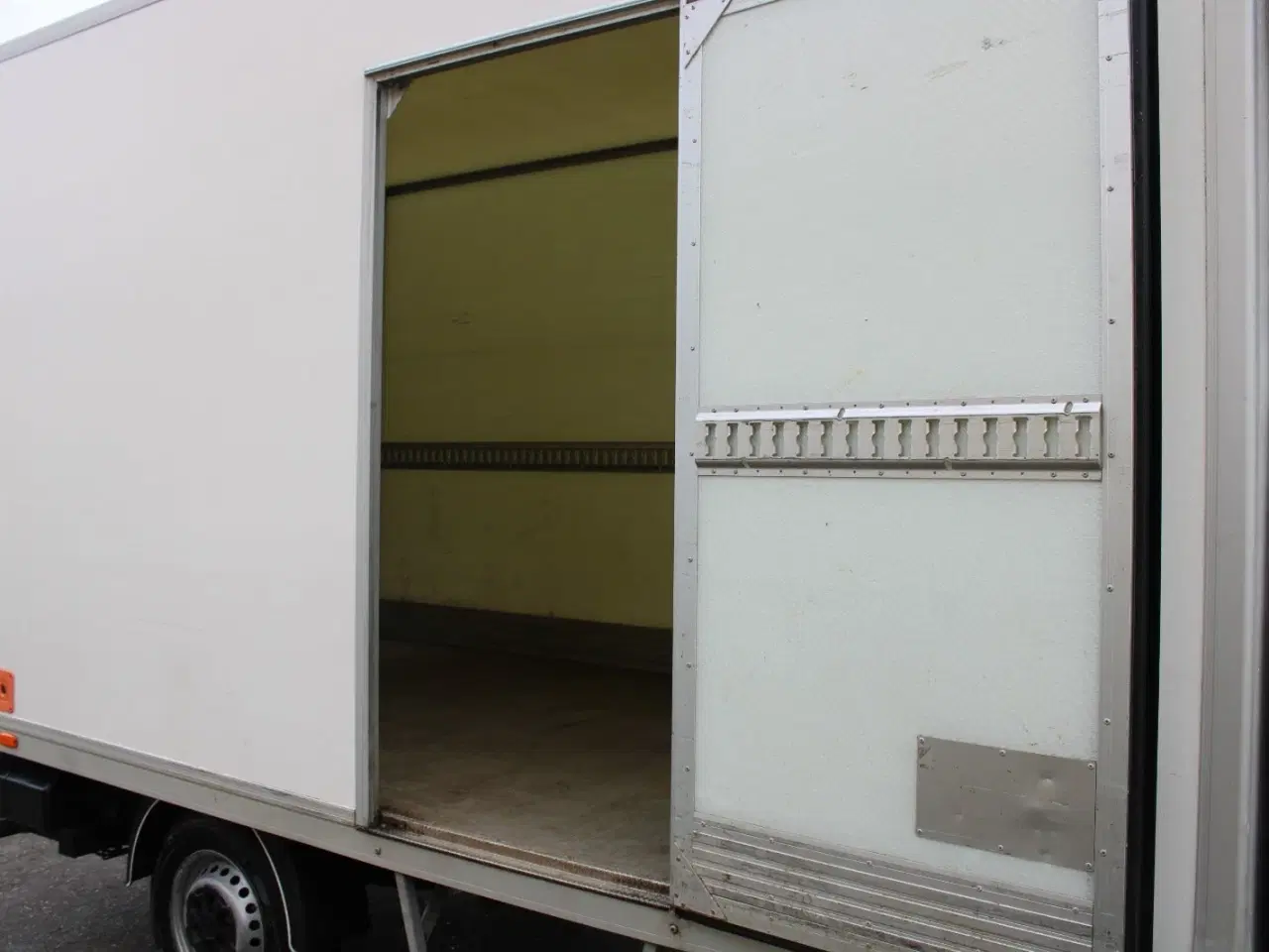 Billede 11 - Iveco Daily 2,3 35S16 Alukasse m/lift AG8