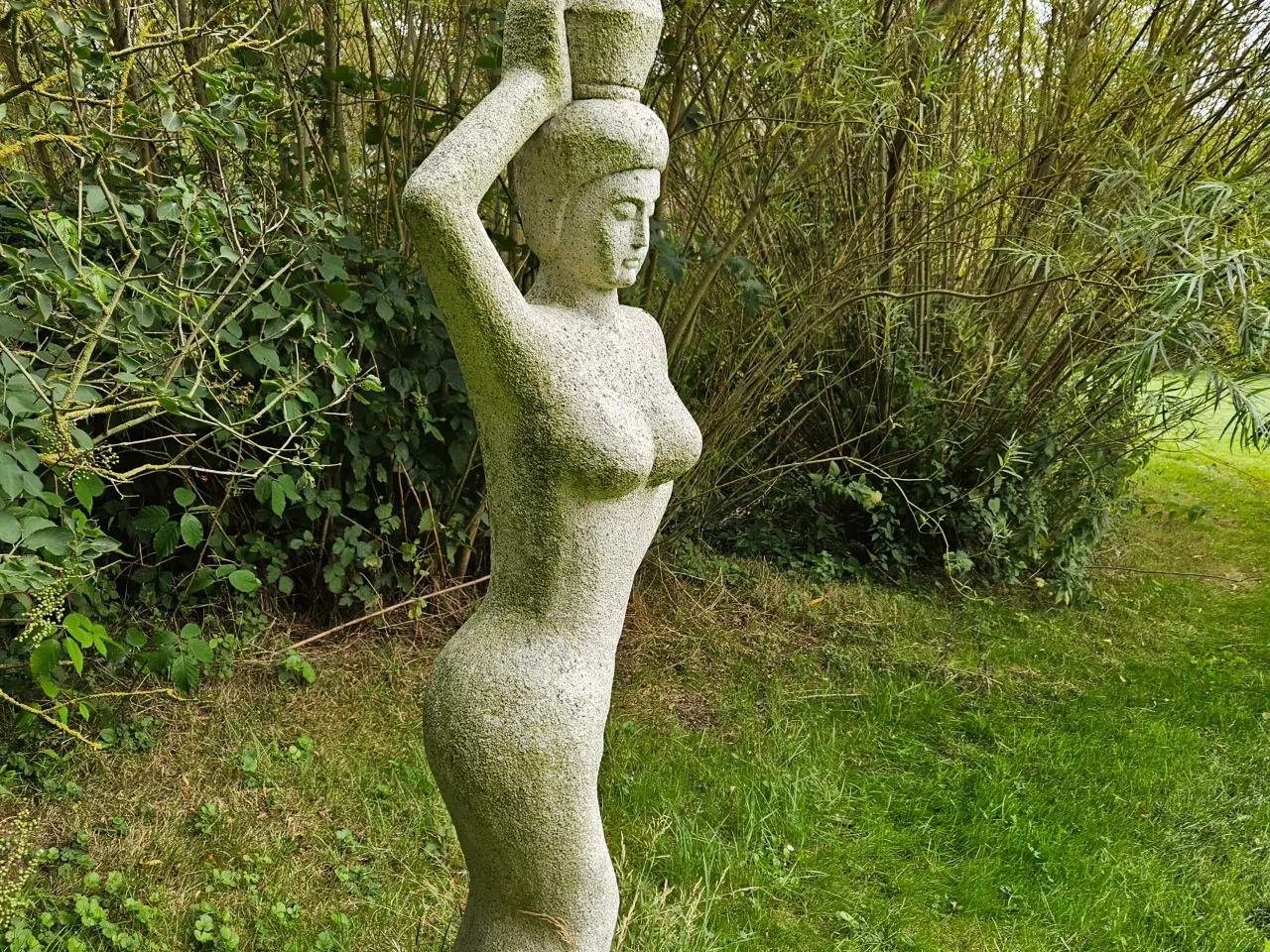 Billede 1 - Granitfigur, dame 185 cm høj