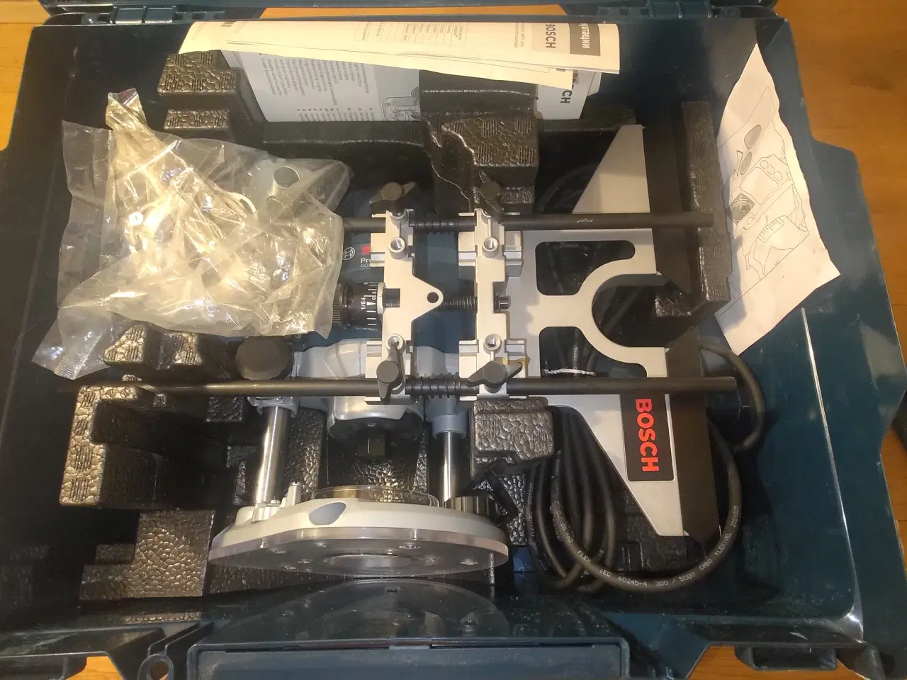 Billede 3 - Overfræser Bosch GOF 1250 LCE