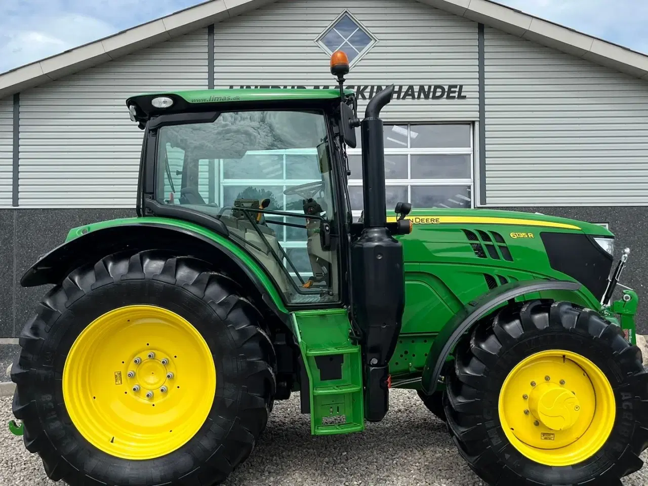 Billede 2 - John Deere 6135R Krybegear, frontlift, TLS Affjedret foraksel og affjedret kabine samt luft anlæg