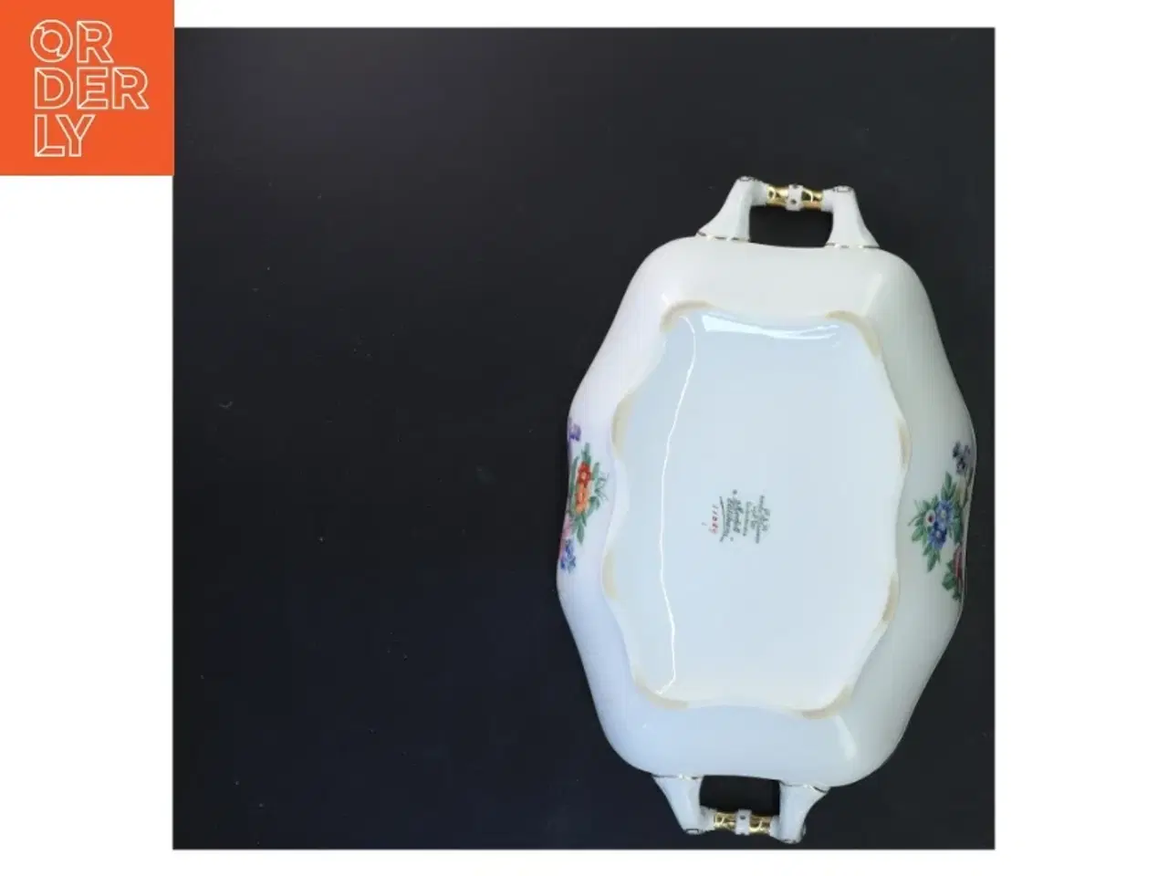 Billede 2 - Porcelæn serveringsskål med låg (str. 27x17x8 cm)