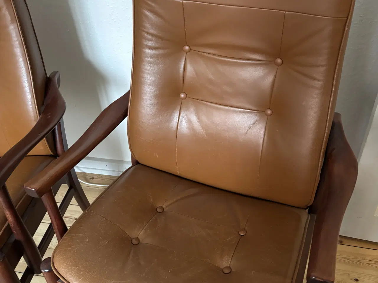 Billede 2 - 2 Farstrup læderlænestole