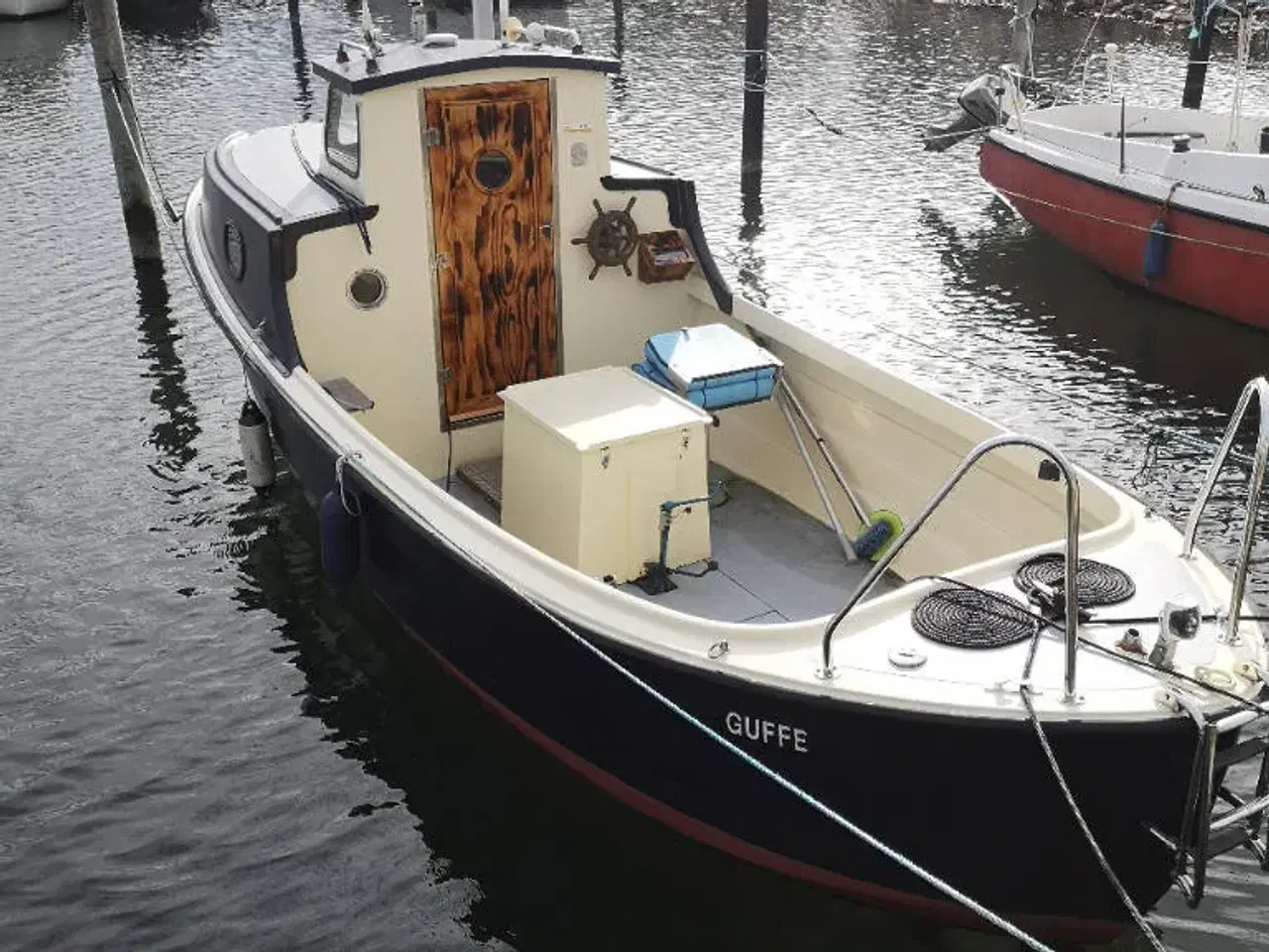 Billede 2 - Solid Motorbåd / Kabinebåd m. garnhaler