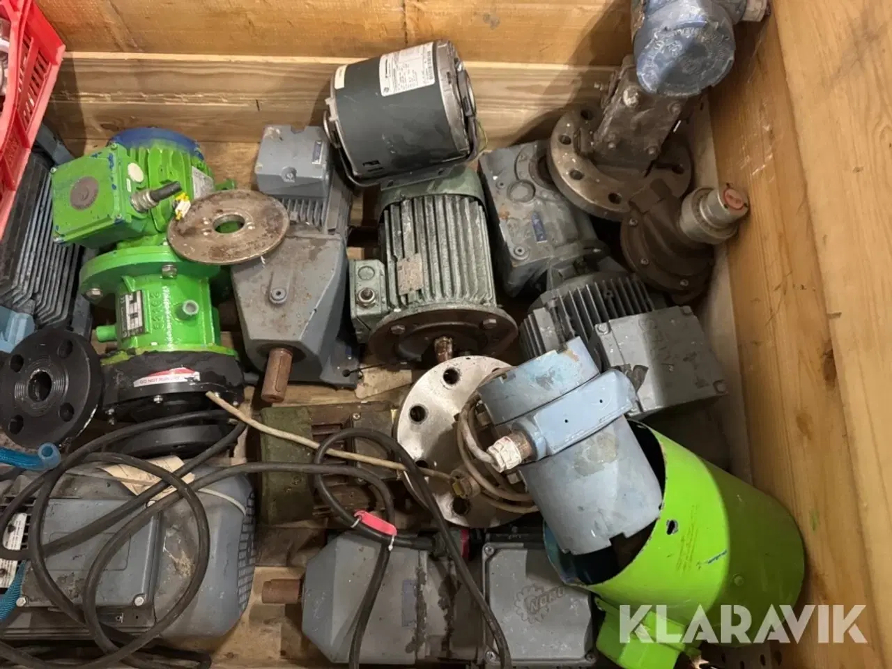 Billede 2 - Pumper og motor og diverse LOT