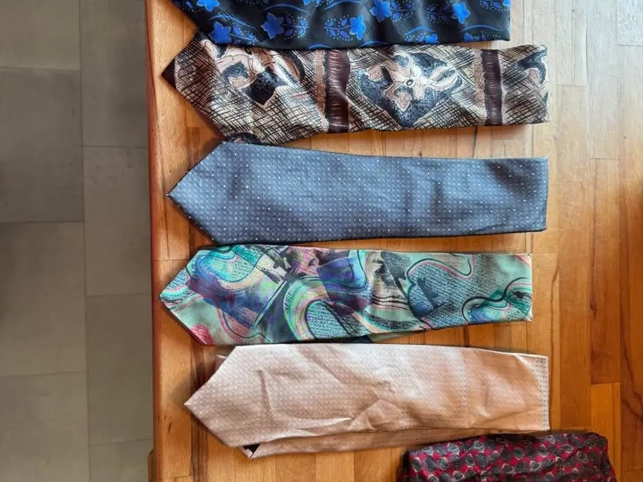 Billede 1 - Slips flere forskellige.