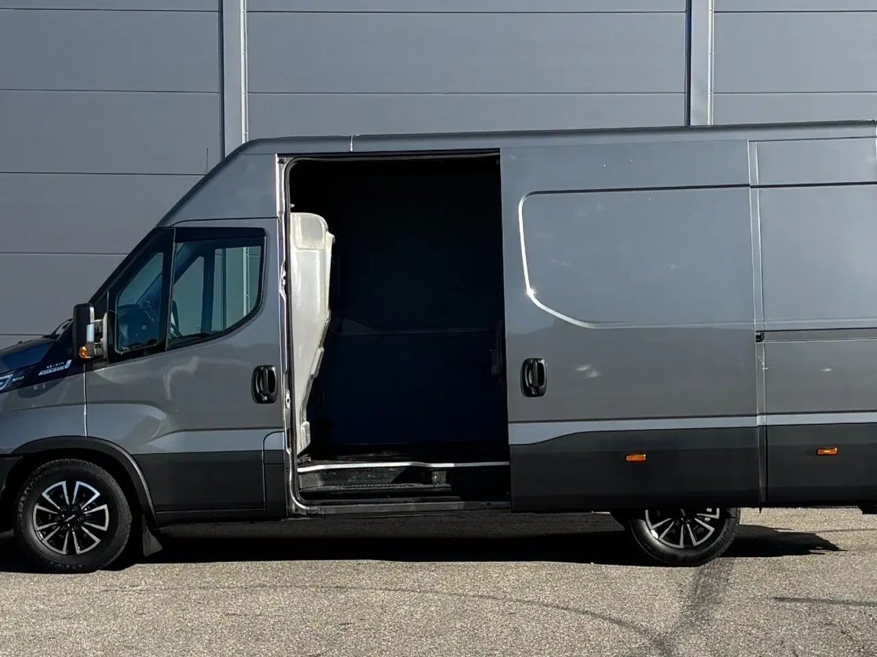 Billede 10 - Iveco Daily 3,0 35S21 12m³ Van AG8
