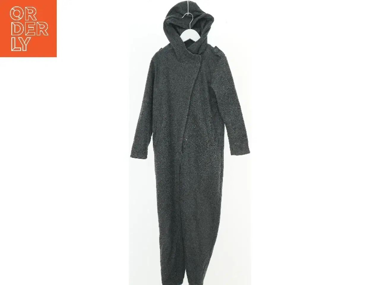 Billede 1 - Termodragt med hætte fra Karmameju (str. 122)