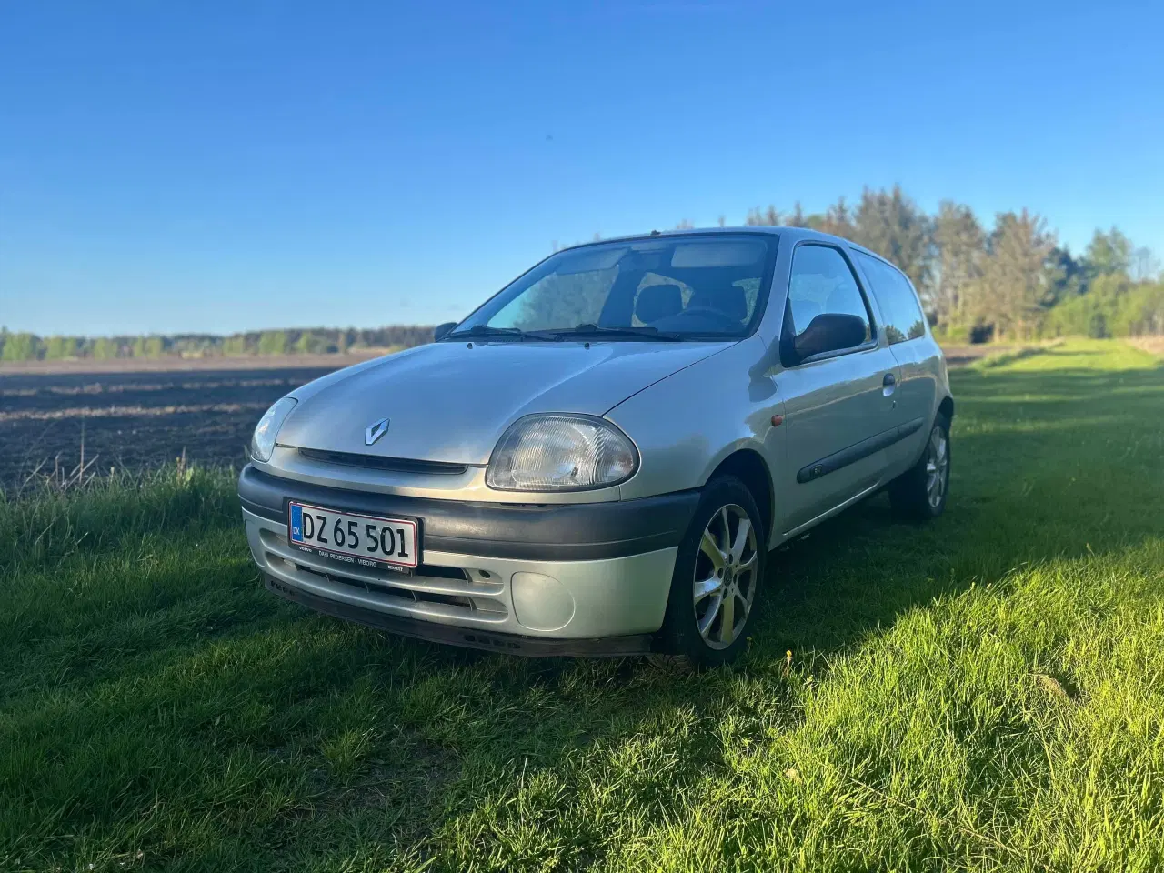Billede 2 - Renault clio 1,2 nysynet lavt km tal 