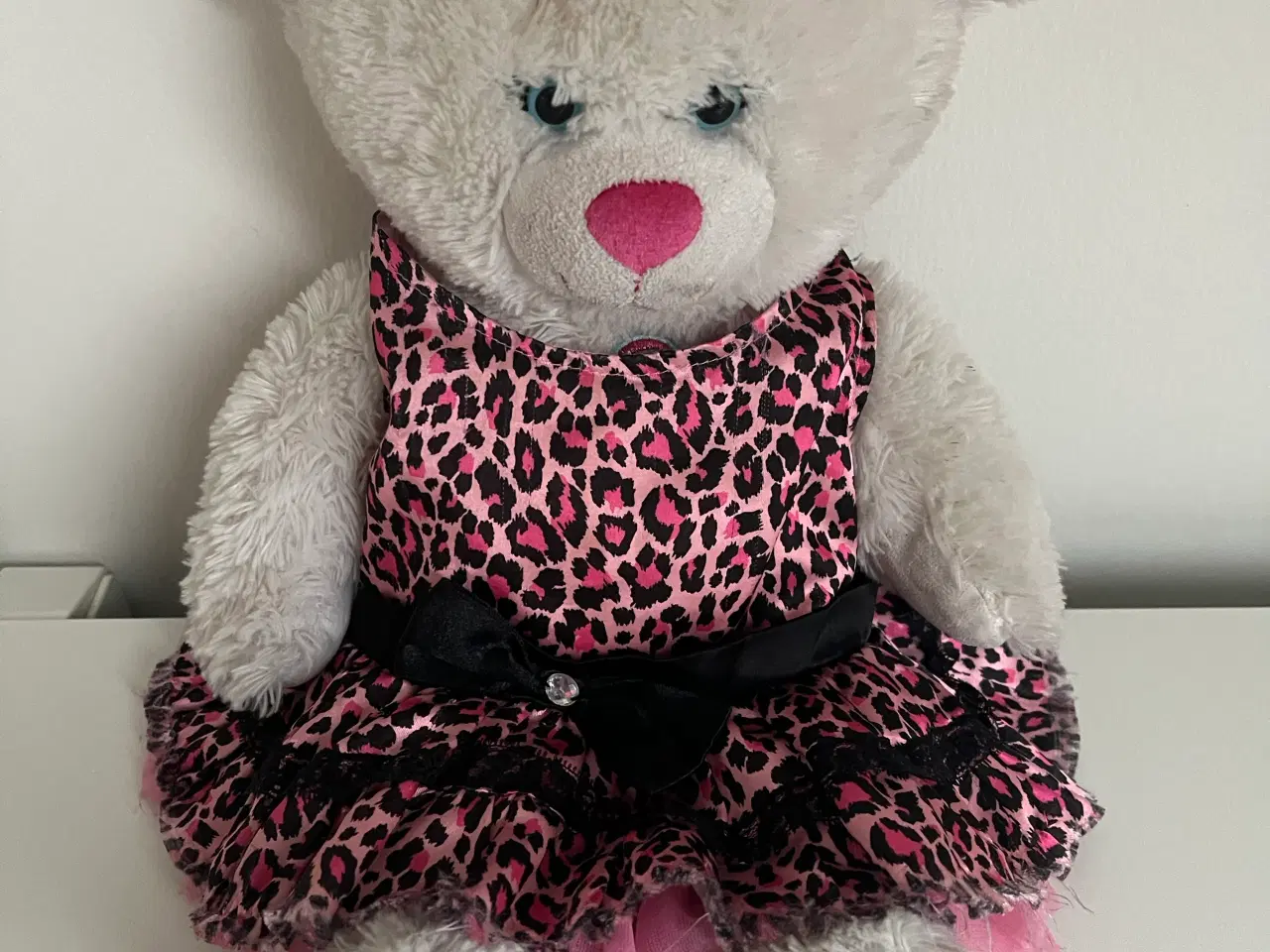 Billede 3 - Bamse incl. kjole