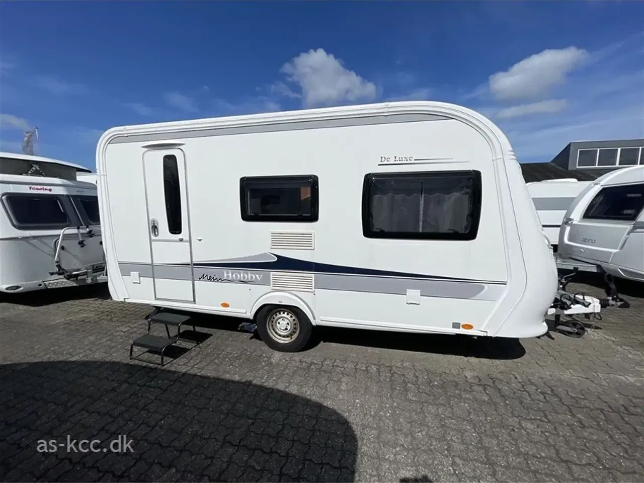 Billede 2 - 2013 - Hobby De Luxe 440 SF   Hobby de Luxe 440 SF årgang 2013. 4 sovepladser, 5 siddepladser, Mover, gulvvarme, tæppe i vognen, Isabella Capri 2,5 m fortelt