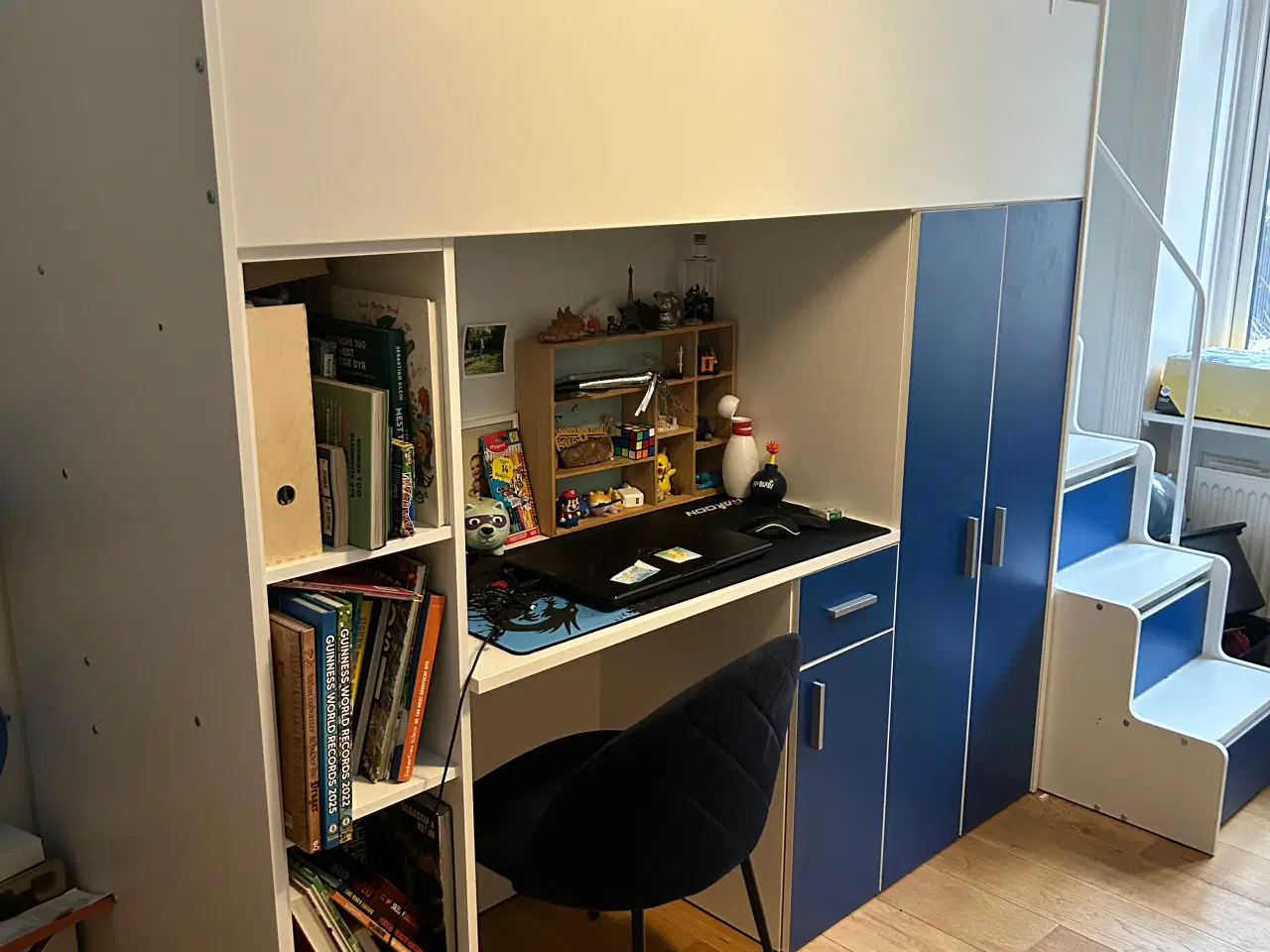 Billede 6 - Børnemøbel med seng, skab og skrivebord 