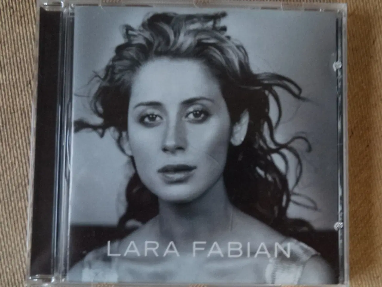 Billede 1 - Lara Fabian ** Lara Fabian (494513 2)             