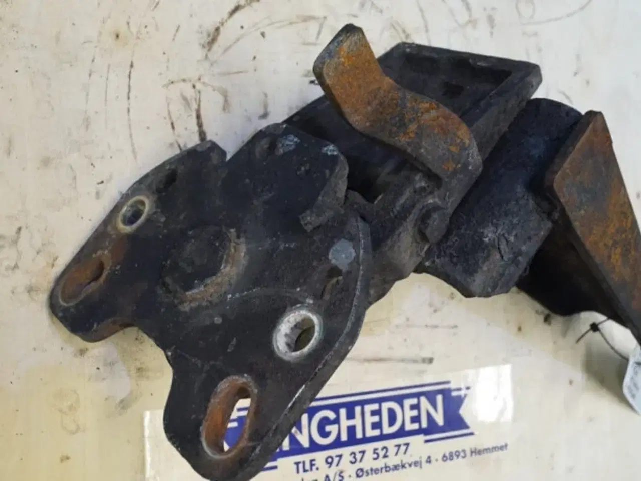 Billede 2 - Case Maxxum 115 R.H. Skærmbeslag 87748075