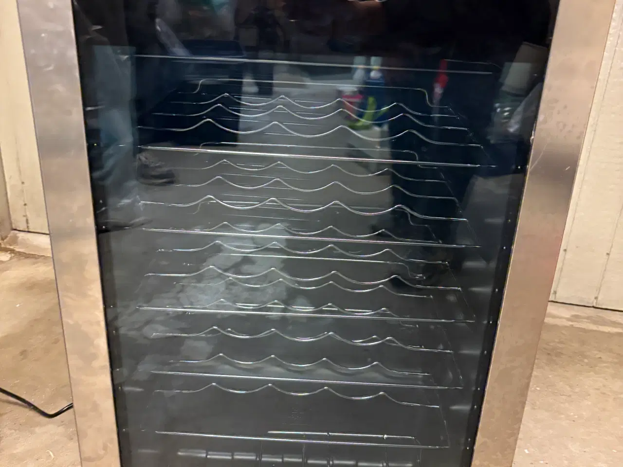 Billede 5 - Lækkert vinkøleskab