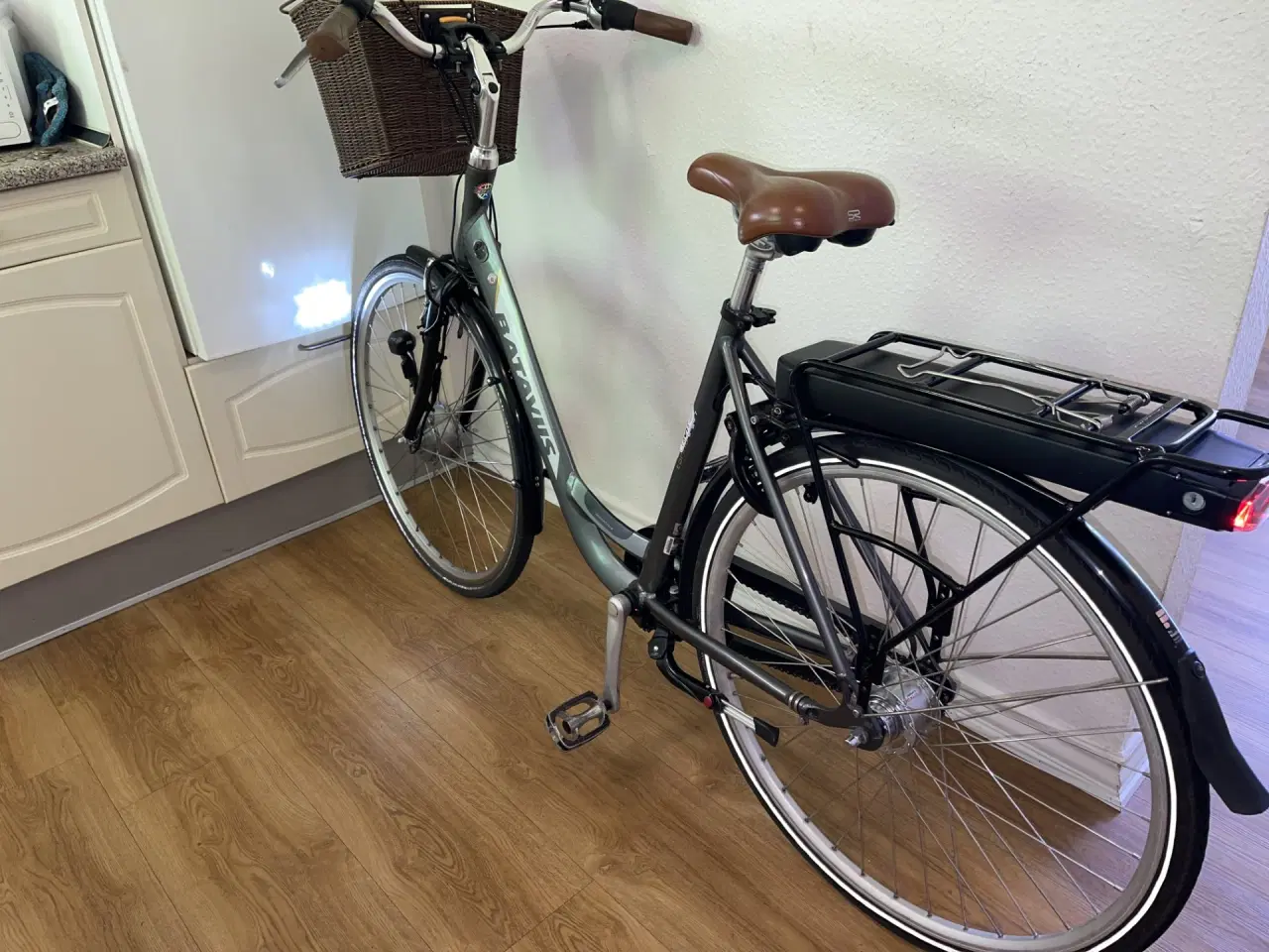 Billede 3 - flot batavus dame elcykel 28"  7 gear.