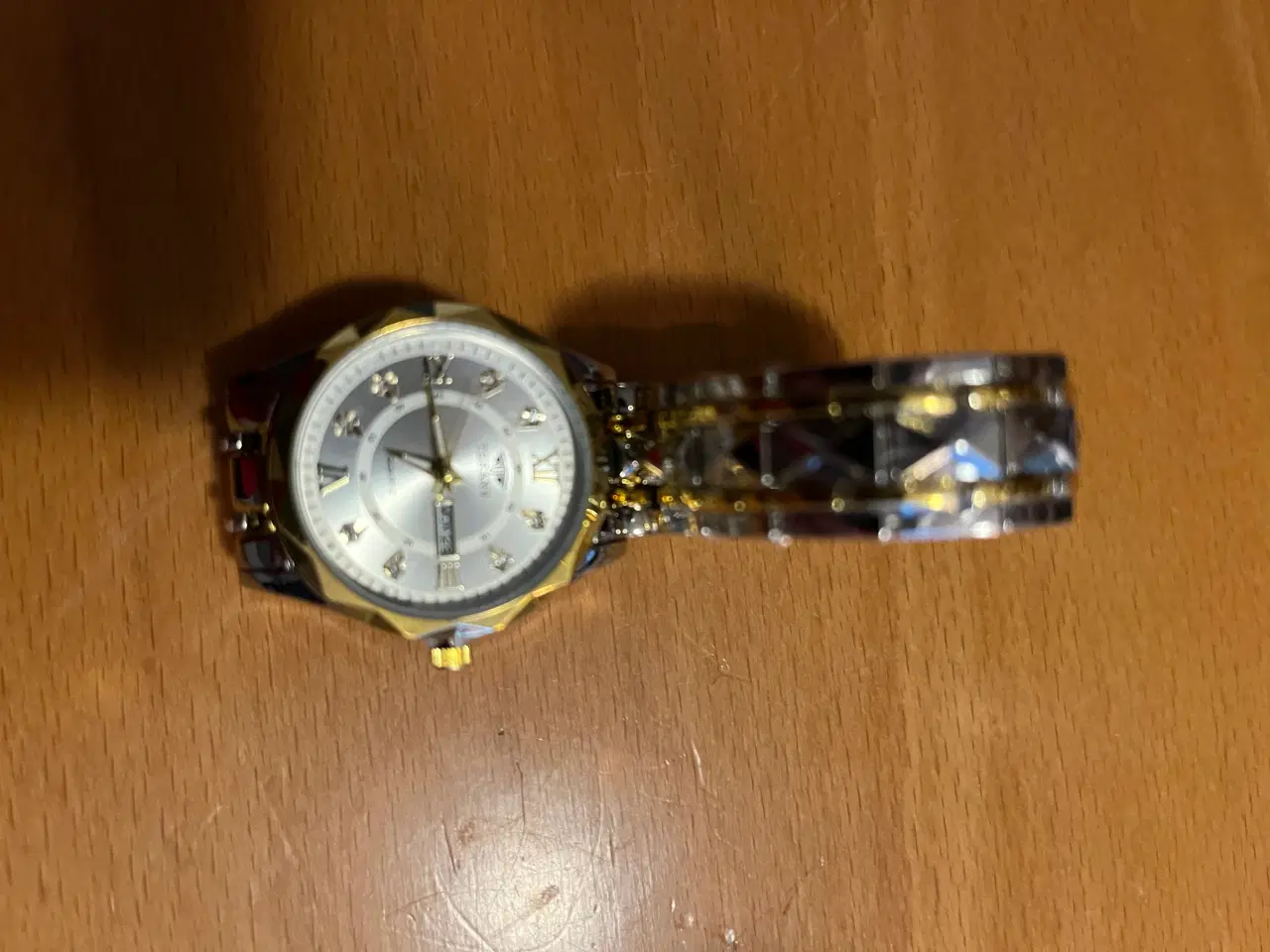 Billede 3 - Jeg sælger hermed dette fine nye dameur