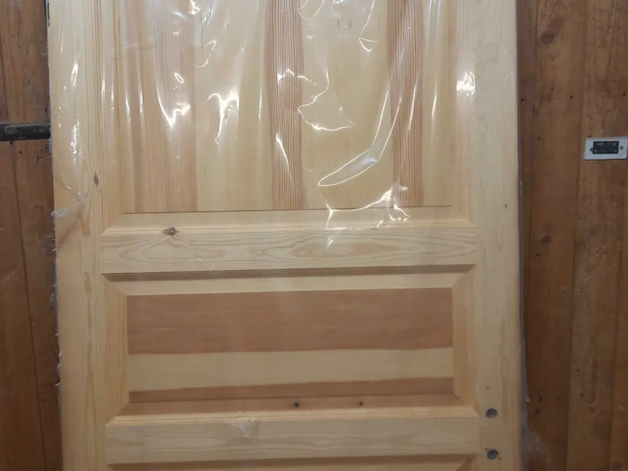 Billede 2 - Trædør inklusiv dørhåndtag - Nyt