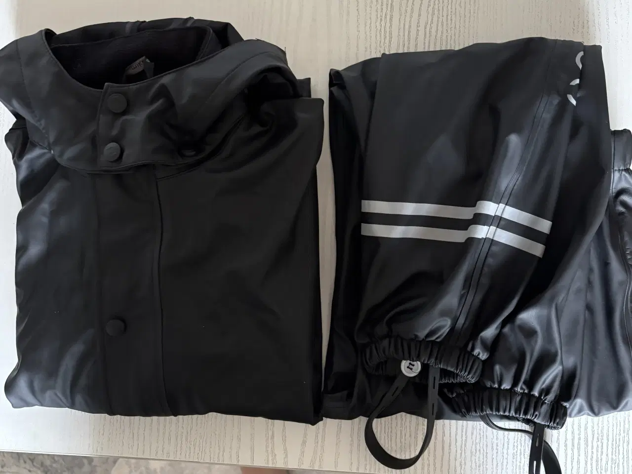 Billede 1 - Regntøj Mikk-line str. 140