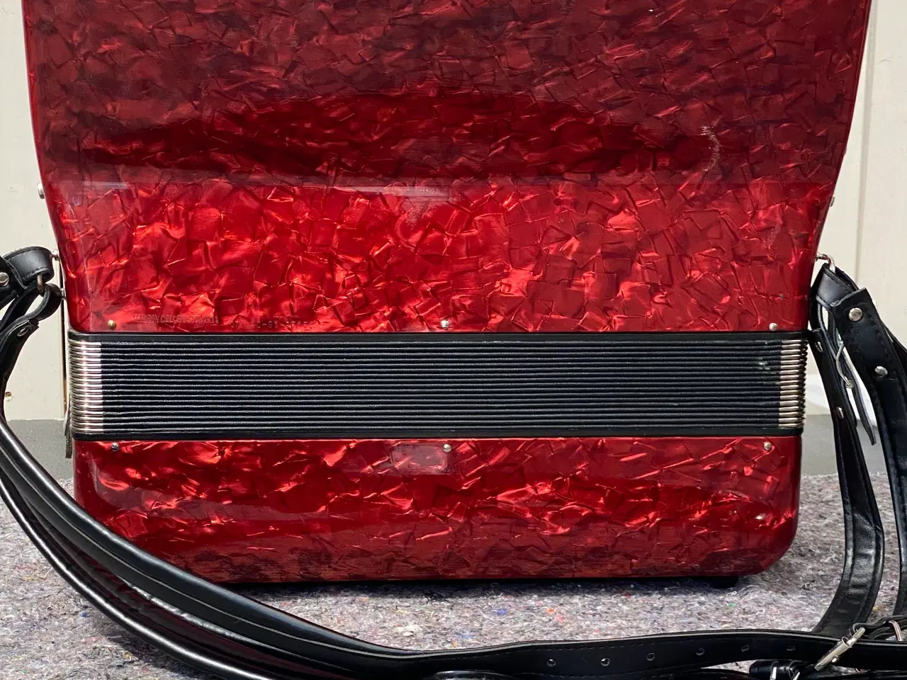 Billede 2 - ANEZETTI harmonika – 37 tangenter – flot blodrød