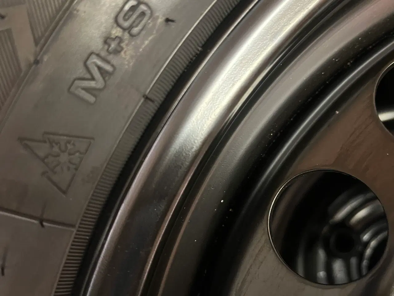 Billede 6 - Vinterhjul 185-65-15 Goodyear.