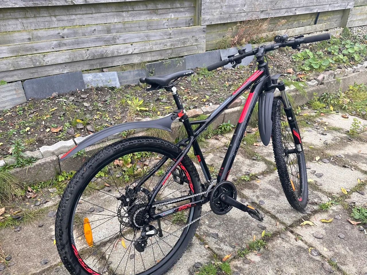 Billede 1 - Mountainbike 2924 29" 24-gear sort/rød 48cm👌